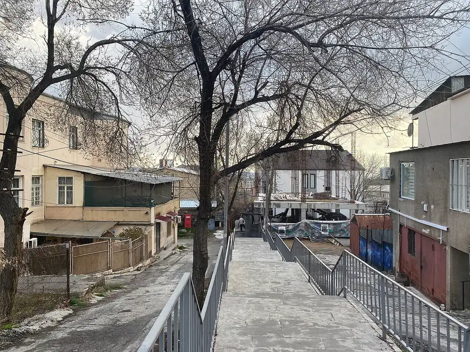 A quiet green alley between the Aygedzor and Baghramyan areas of Yerevan